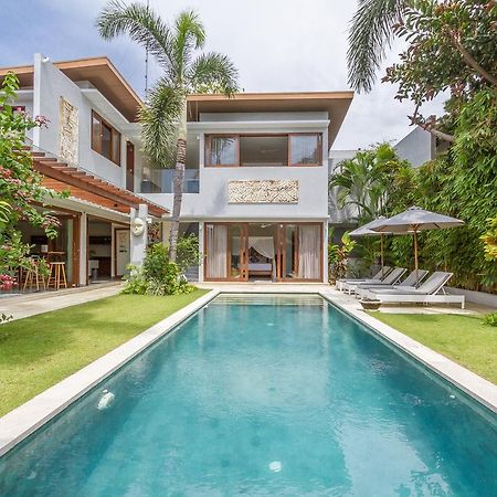 Villa Pierrot Seminyak Exterior foto