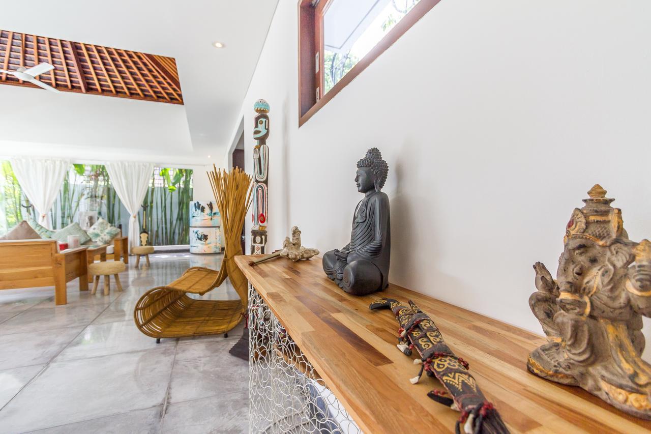 Villa Pierrot Seminyak Exterior foto