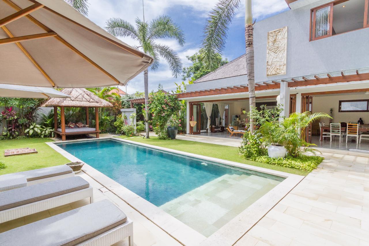 Villa Pierrot Seminyak Exterior foto