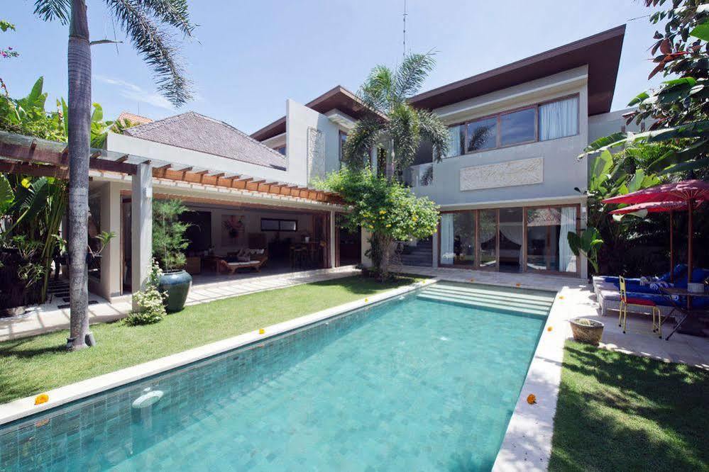 Villa Pierrot Seminyak Exterior foto